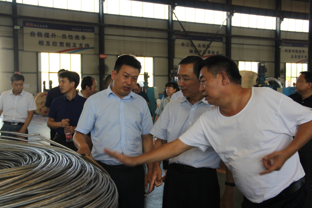 2019年8月14日，，，，河北省工信厅巡视员周军堂、总经济师苏会彬率调研组到尊龙凯时调研